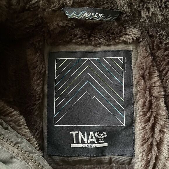 ARITZIA Tna Aspen Winter Parka Jacket Coat Hood Olive Army Green XS - Picture 6 of 9